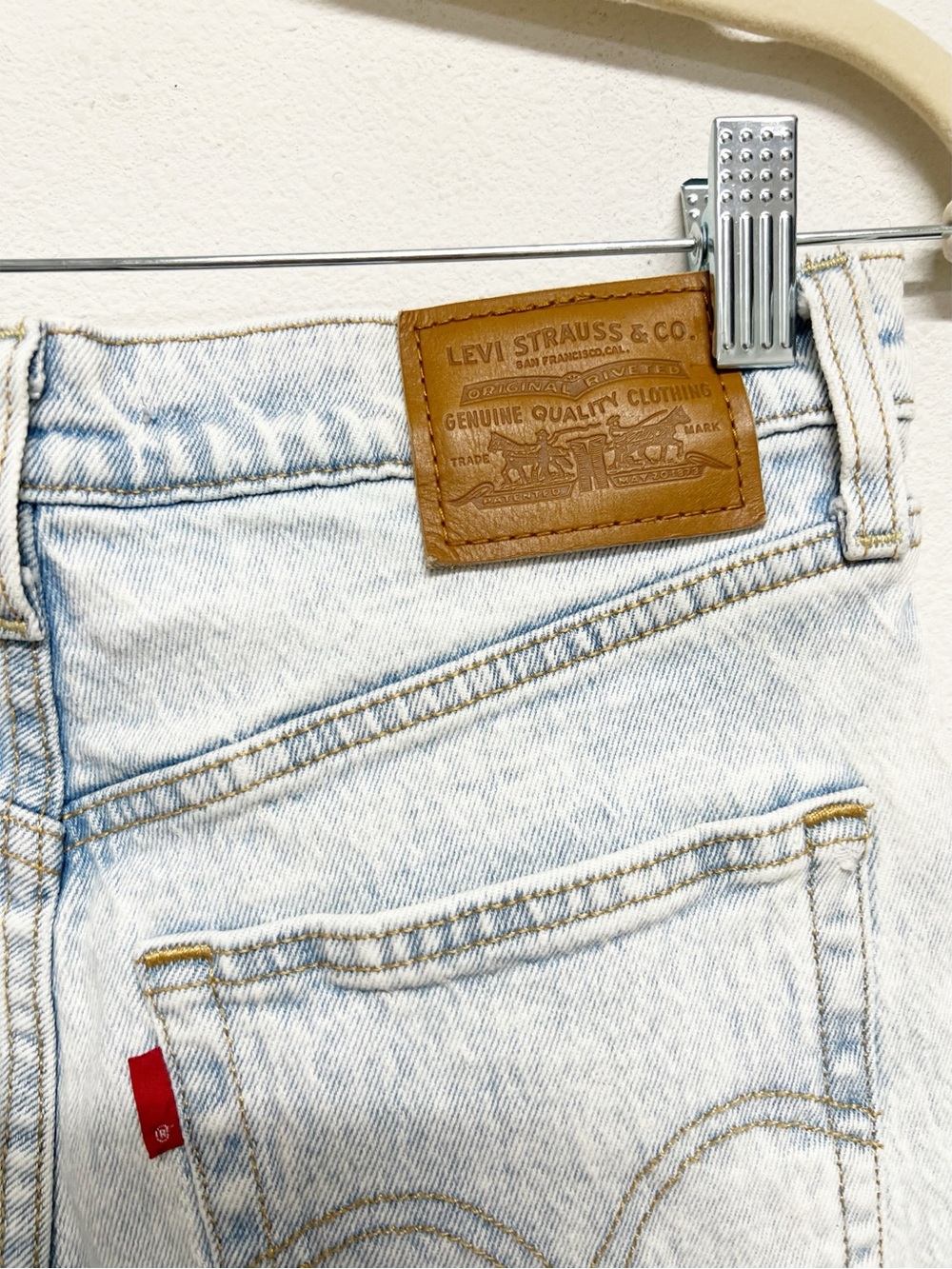 Levis Womens Classic Light Wash Ribcage Straight Leg Ankle Denim Jeans Size 28 - Picture 5 of 13